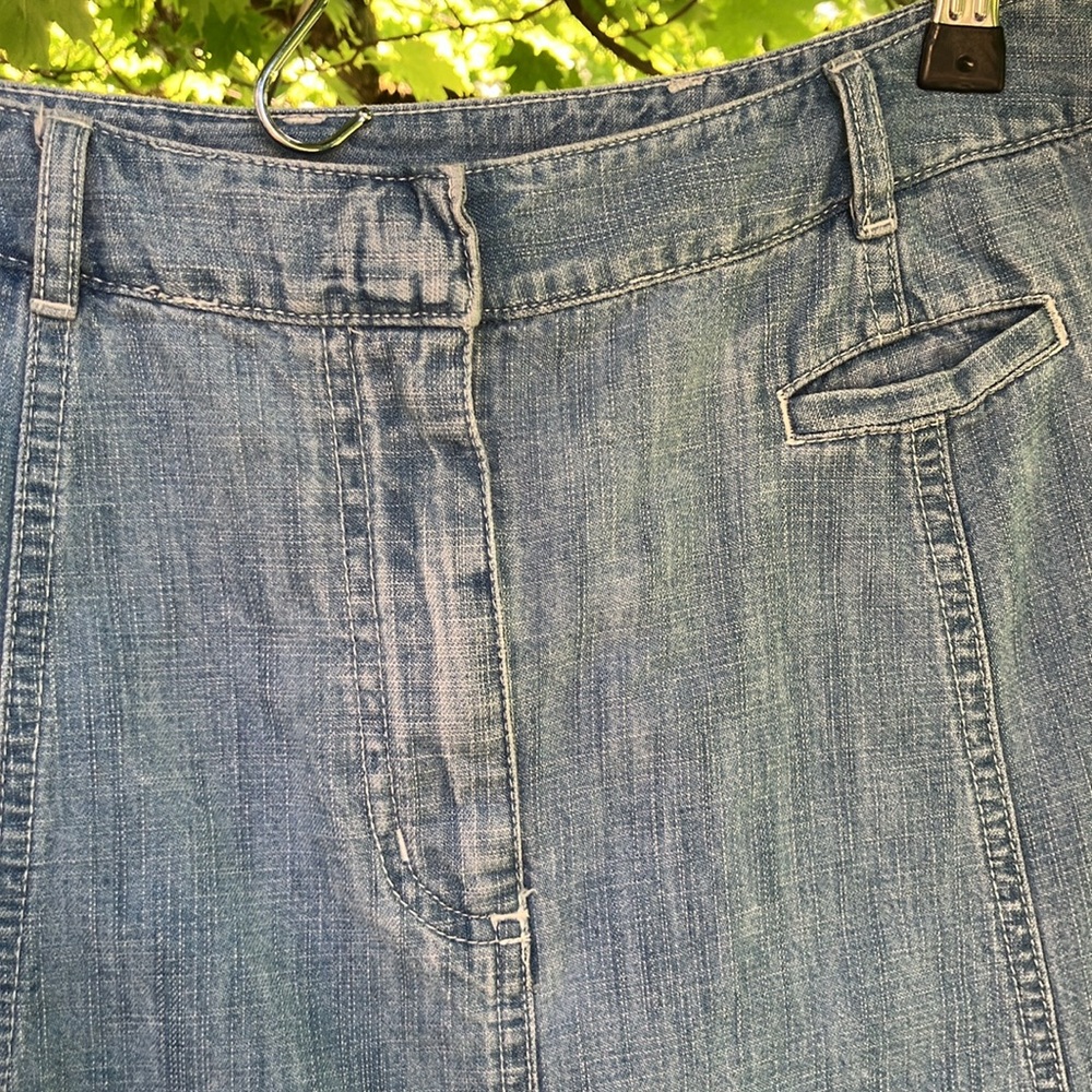 LL Bean Midi Jean Skirt Womens Size 10 Blue Denim Classic 100% Cotton EUC - Picture 2 of 7